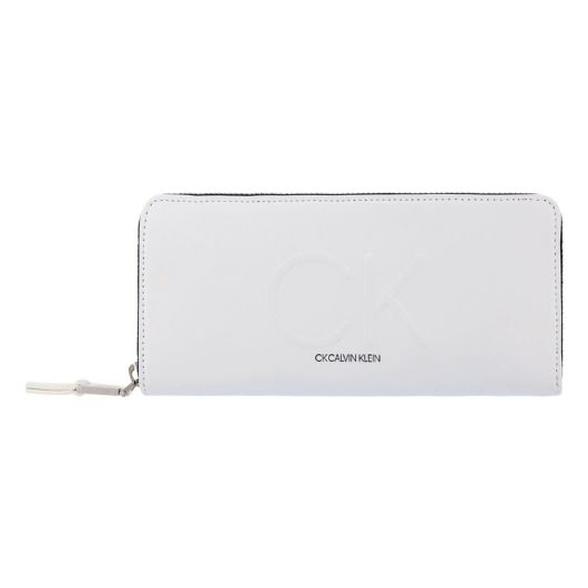 Calvin Klein カルバンクライン の人気の財布をご紹介します 大学生におすすめの年齢層や大学生におすすめの財布とは Sac S Bar Calvin Klein カルバンクライン の人気の財布をご紹介します 大学生におすすめの年齢層や大学生におすすめの財布とは Sac S Bar