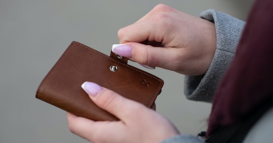 ラウンドファスナーとl字ファスナー財布の特徴を比較 使いにくいのはどっち Sac S Bar