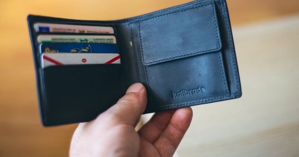 ミニ財布に入らないカードはどうする？整理術と収納の多いミニ財布を紹介